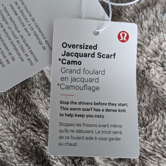 NWT - Lululemon Red Oversized Jacquard cameo scarf 🧣 - Picture 5 of 6